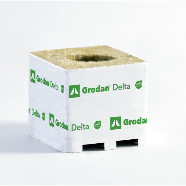 Stone wool cube Grodan Delta, NG2.0, 7.5 x 7.5 x 6.5 cm, small hole