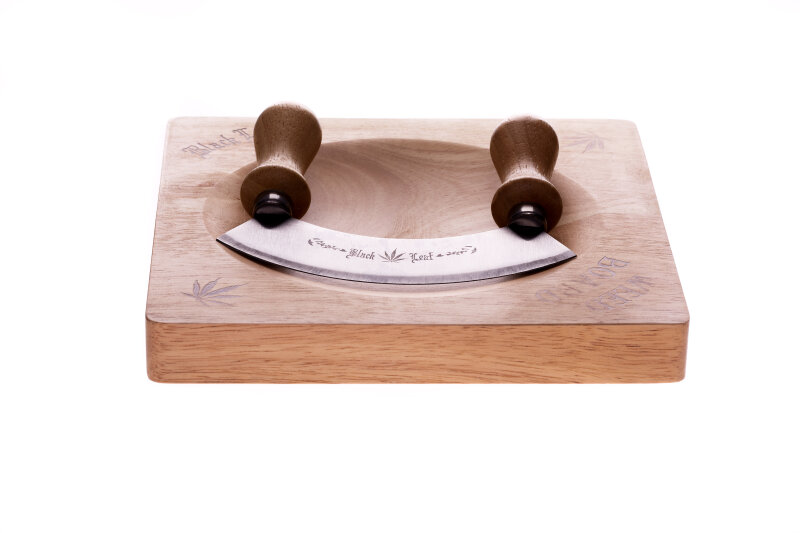 Weedboard with chopping knife